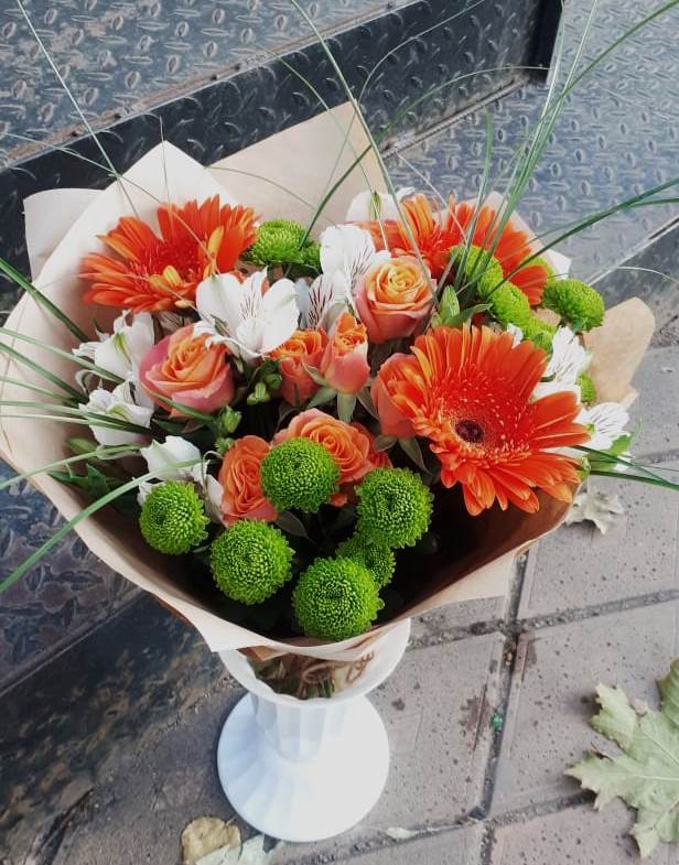Букет цветов из: Герберы, Хризантемы, Альстромерии и Розы в Железногорске