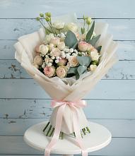 Букет цветов из:  Розы и Лизиантусы в Железногорске