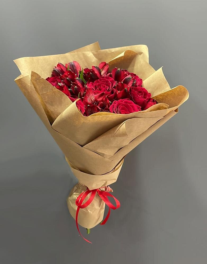 Букет цветов из: Альстромерии и Розы в Железногорске