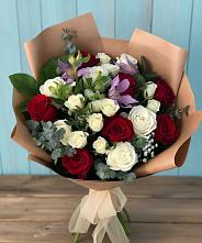 Букет цветов из:  Розы и Альстромерии в Железногорске