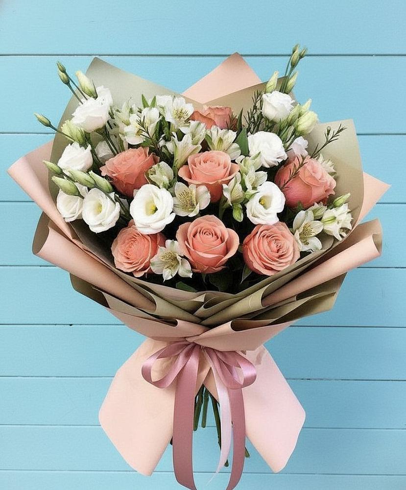 Букет цветов из: Розы, Альстромерии и Лизиантусы в Железногорске