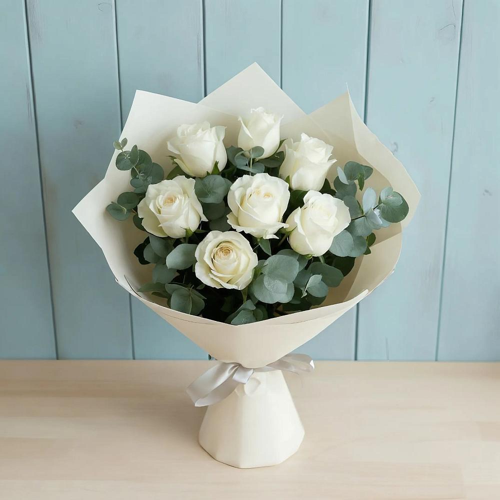 Букет Белые розы в Эвкалипте в Железногорске