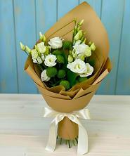 Букет цветов из:  Хризантемы и Лизиантусы в Железногорске