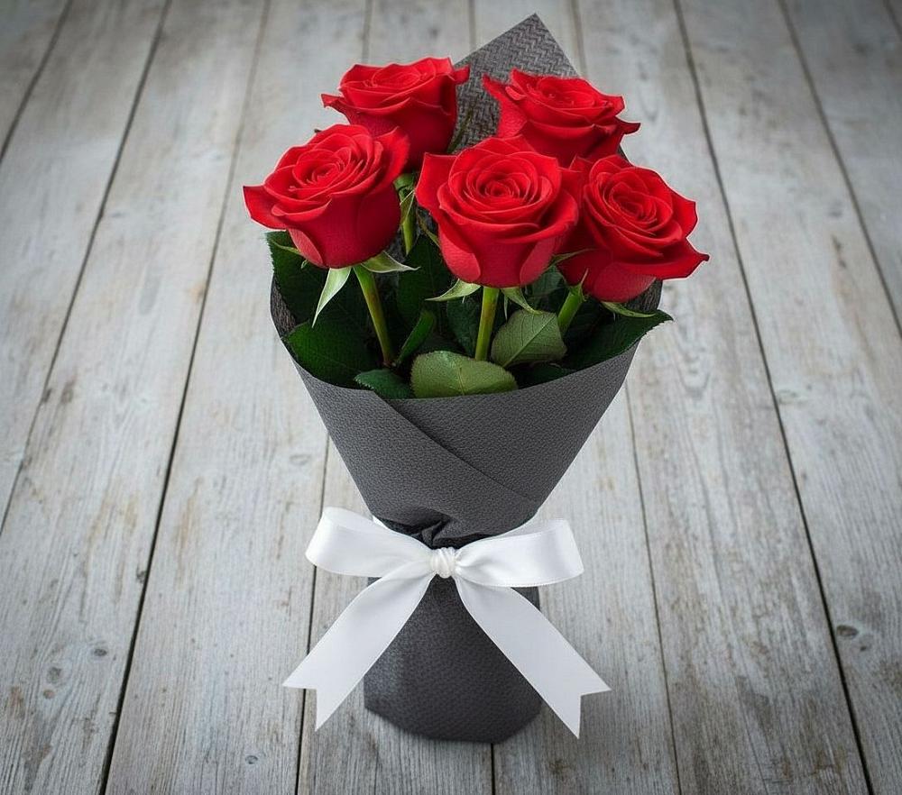 Букет 5 Красных роз Эдлесс Лав в Железногорске