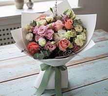 Букет цветов из:  Розы, Лизиантусы и Гвоздики в Железногорске